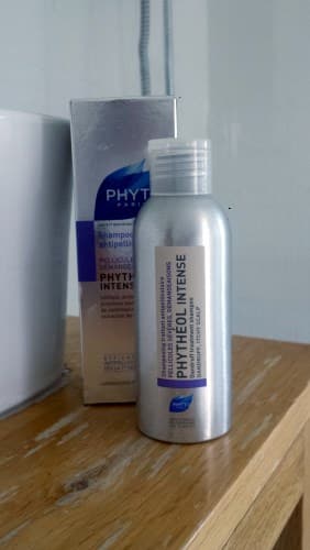 Review :: Phyto Phythéol Intense Treatment Shampoo - Dandruff